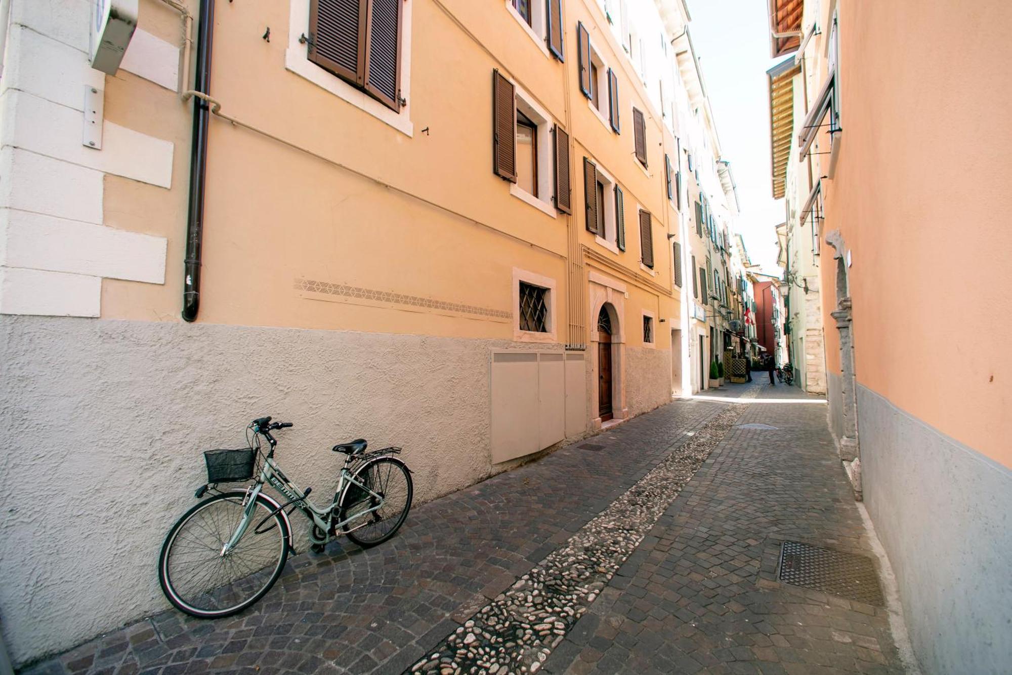 Nido Sui Tetti Di Riva Del Garda - Happy Rentals Exteriör bild