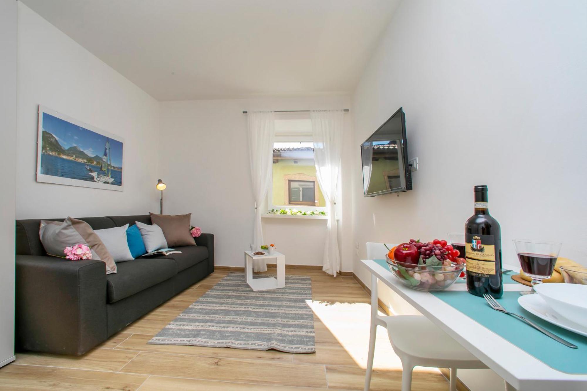 Nido Sui Tetti Di Riva Del Garda - Happy Rentals Exteriör bild